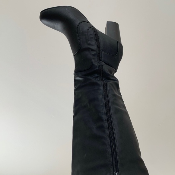 Journee Collection Carver Stacked Heel Boot - Picture 7 of 7